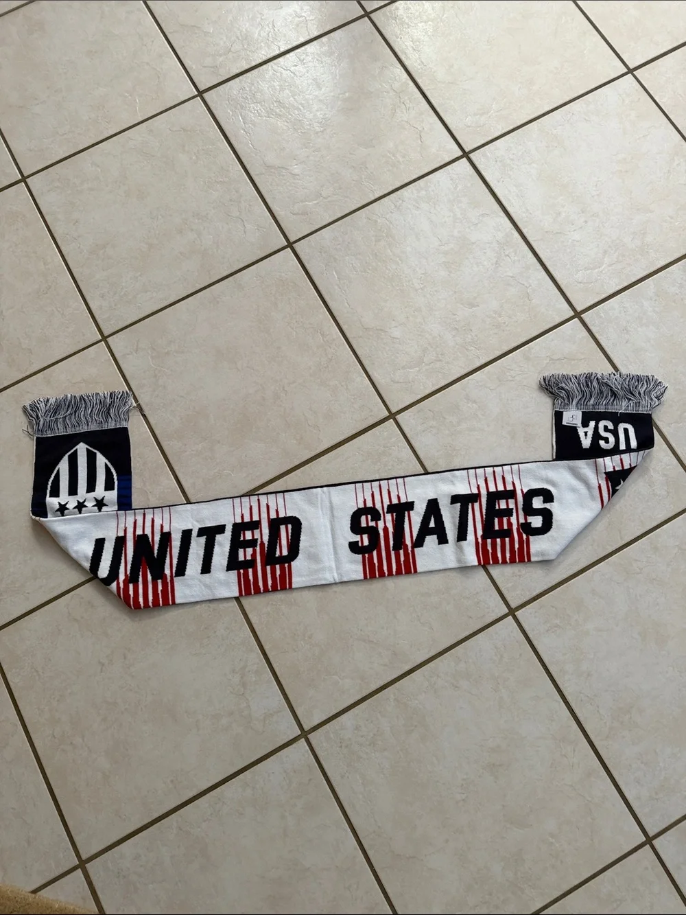 USA Soccer Knit Scarf Patriotic Star Shield Design Features Red & White Stripes